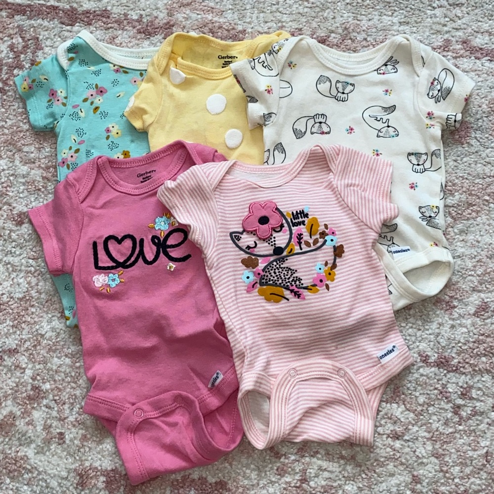 5 pc. Onesies 💘